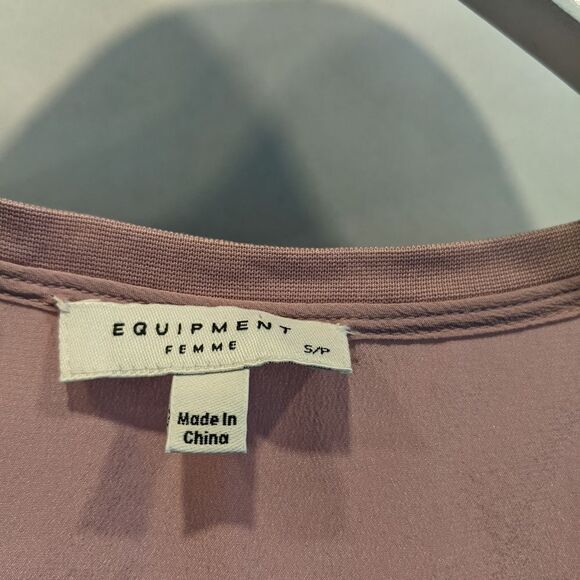 Equipment silk tank size S in EUC - Picture 2 of 5